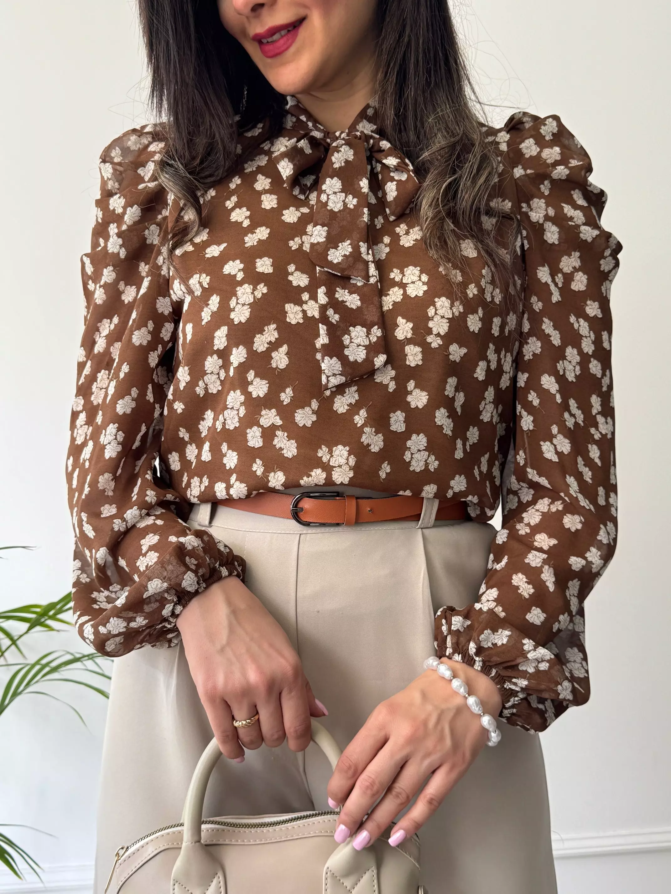 شومیز یقه کراواتی